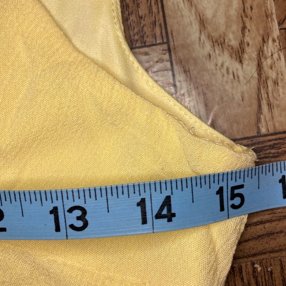 Yellow maxi dress with lace detail - Picture 6 of 7